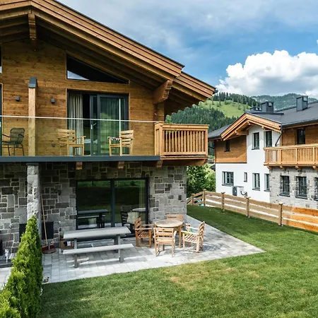 Schneeloewe L Leogang