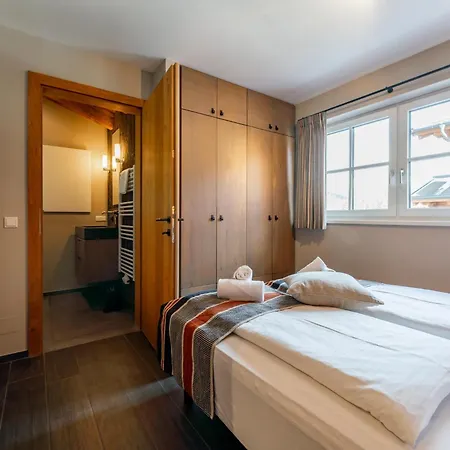 Holiday home Schneeloewe L